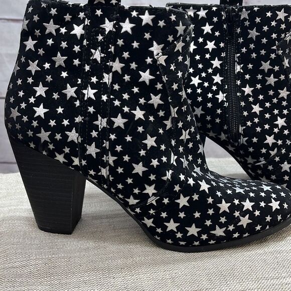 Express size 9 3 inch heeled boots black withe silver stars - brand new - Picture 2 of 7